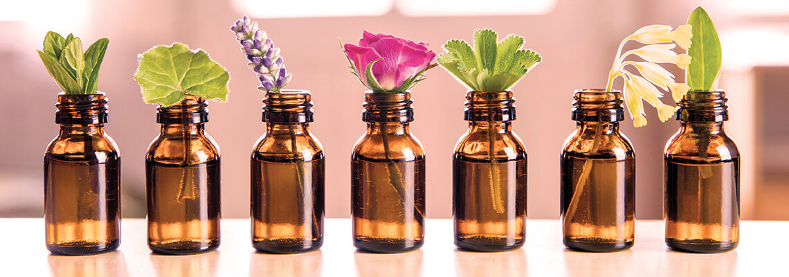 Eteriniai aliejai ir difuzoriai: kvapų menas namuose